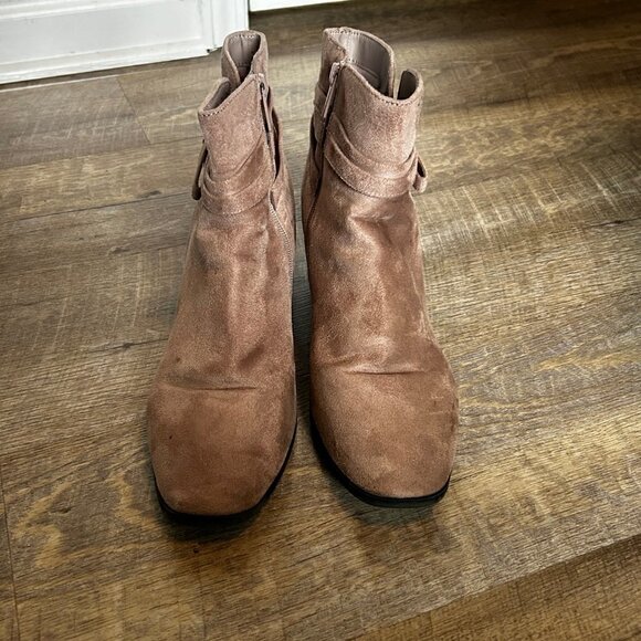 East 5th Women's Taupe Elyse Ankle Booties, Size 10 M - Picture 4 of 5